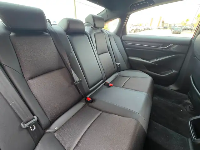 2020 Honda Accord Sport 1.5T **LOW KMS**NO ACCIDENTS**ONE OWN... in Cars & Trucks in Grande Prairie - Image 19