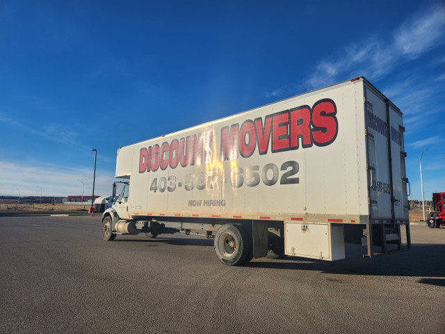 Used - 2014 International 4300 / Box Van in Heavy Trucks in Red Deer - Image 4