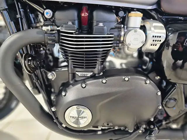 2024 Triumph BONNEVILLE T120 BLACK in Street, Cruisers & Choppers in Grande Prairie - Image 8