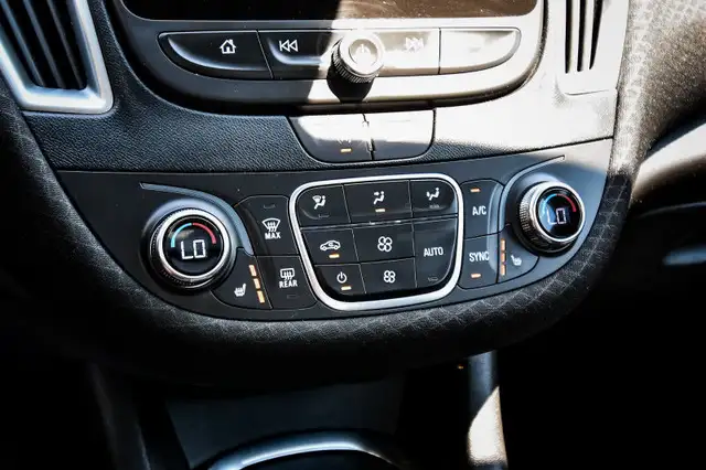 2023 Chevrolet Malibu LT • SUNROOF • HEATED SEATS • CP/AA in Cars & Trucks in Kingston - Image 24
