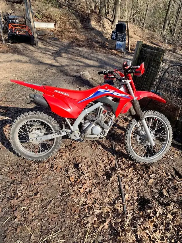 2021 HONDA CRF125F-RED! in Dirt Bikes & Motocross in Edmonton - Image 2