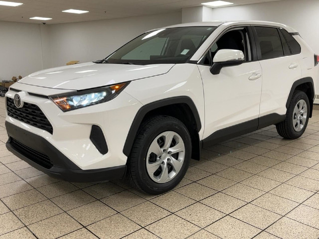 2022 Toyota RAV4 LE in Cars & Trucks in Calgary - Image 2