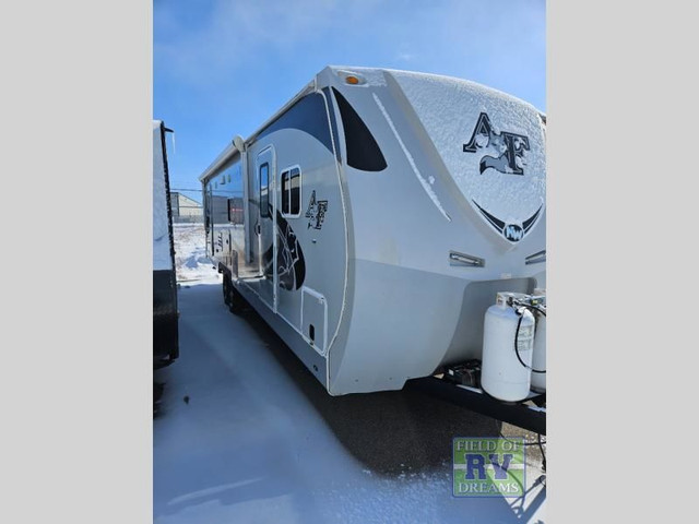 2019 Northwood Arctic Silver Fox Edition 32A in Travel Trailers & Campers in Calgary - Image 3