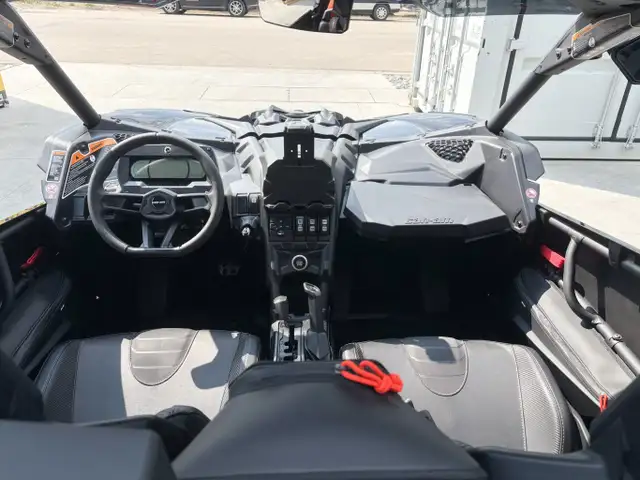 2025 Can-Am Maverick X3 X ds TURBO RR Triple Black in ATVs in Edmonton - Image 9