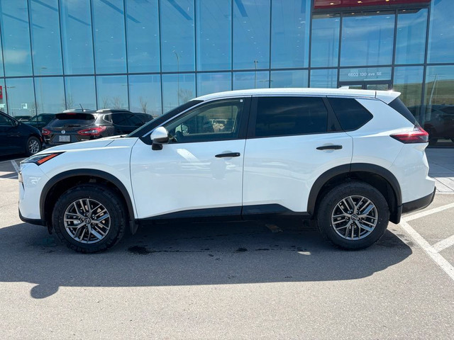 2025 Nissan Rogue S AWD | Accident Free Carfax in Cars & Trucks in Calgary - Image 3