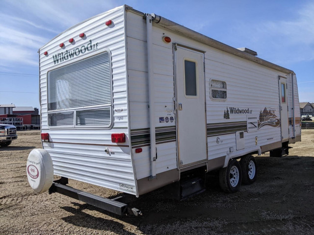 2004 Forest River 27 Ft T/A Travel Trailer Wildwood in Travel Trailers & Campers in Edmonton - Image 4