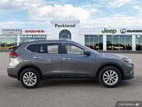 KBB.com 10 Best SUVs Under $25,000. This Nissan Rogue boasts a Regular Unleaded I-4 2.5 L/152 engine... (image 5)
