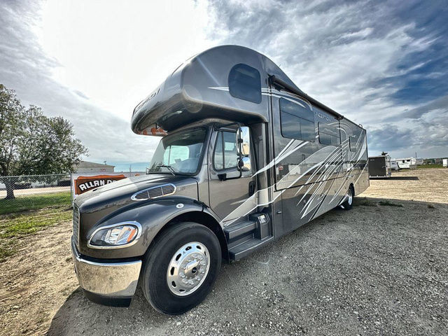 2023 Thor Motor Coach Inception 38MX in RVs & Motorhomes in St. Albert