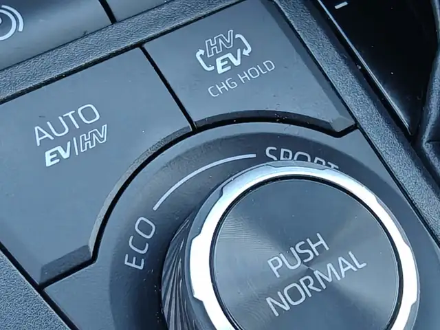 2023 Toyota RAV4 Prime SE in Cars & Trucks in Ottawa - Image 37