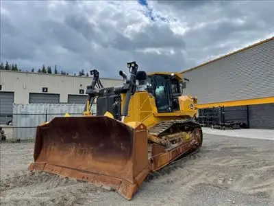 Hours: 1676 | Location: Prince George, BC, CA | Attachments: Ripper; Blades: Semi-U Blade; Operators...