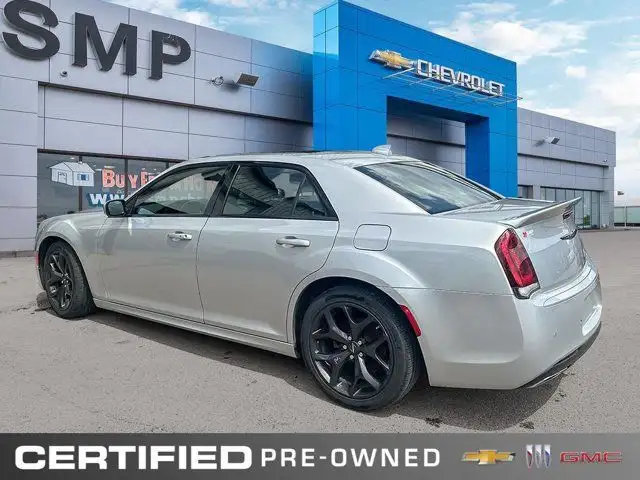 2022 Chrysler 300 S | Leather | Sunroof | Remote Start in Cars & Trucks in Saskatoon - Image 2