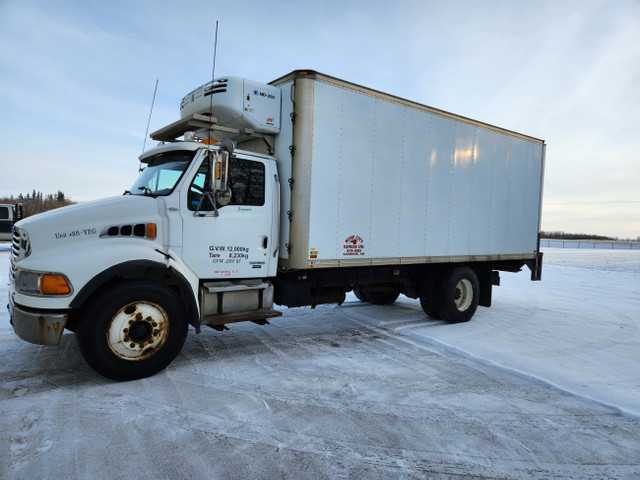 Used - 2005 Sterling Acterra Reefer in Heavy Trucks in Red Deer - Image 3