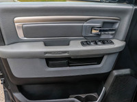 Diamond Black Crystal Pearlcoat 2019 Ram 1500 Classic 8-Speed Automatic HEMI 5.7L V8 Multi Displacem... (image 8)
