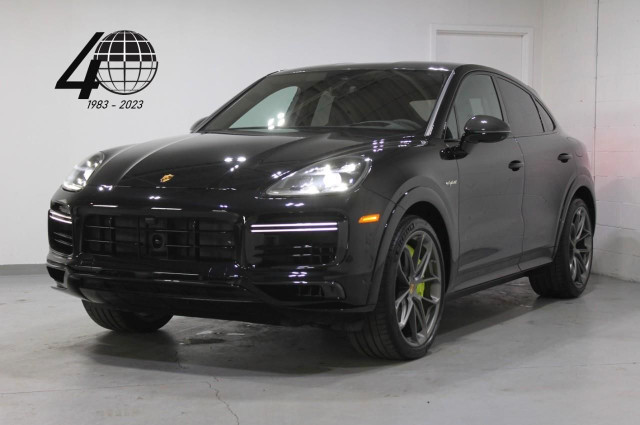 2021 Porsche Cayenne | Lightweight Package | Porsche Warranty in Cars & Trucks in City of Toronto