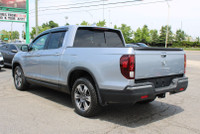 CLEAN CARFAX ACCIDENT FREE WELL MAINTAINED SAFETY INCLUDED LOCAL ONTARIO VECHILE The 2017 Honda Ridg... (image 4)