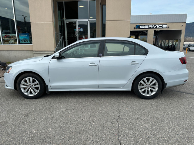 2017 Volkswagen Jetta Wolfsburg Edition in Cars & Trucks in Penticton - Image 2