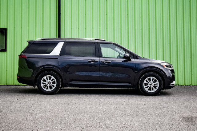 2024 Kia Carnival LX • POWER LIFTGATE • LANE KEEP ASSIST • CP/AA in Cars & Trucks in Cornwall - Image 2