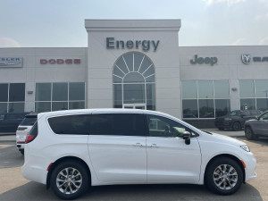 2025 Chrysler Pacifica Base