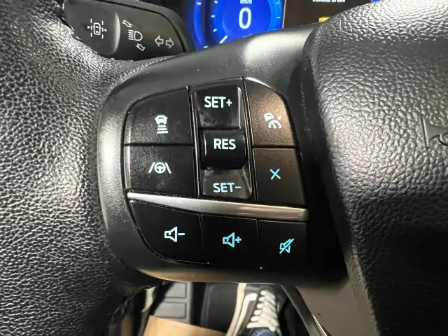 2020 Ford Escape in Cars & Trucks in Edmonton - Image 21