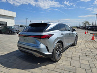 2023 Lexus RX350h with 18,000kms. Clean history with no accidents See Carfax attached . Extended war... (image 4)