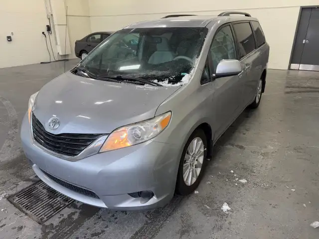 2012 TOYOTA SIENNA LE *NO ACCIDENTS EVER* ELECTRIC DOORS SLIDING DOORS62940368939137123