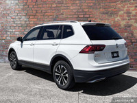 Only 10 Miles! This Volkswagen Tiguan has a durable Intercooled Turbo Regular Unleaded I-4 2.0 L/121... (image 2)