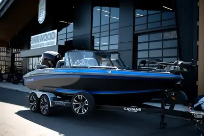 2024 Caymas DV19 Mercury 225XL Pro XS MinnKota Ulterra 112 60in. Trolling Motor House Battery Packag...