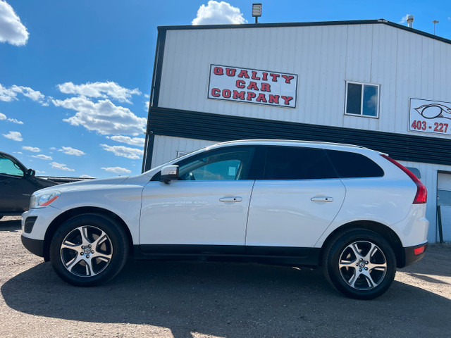 2013 Volvo XC60 T6- WARRANTY INC, LEATHER, ROOF, HEATED SEATS, B in Cars & Trucks in Red Deer - Image 2