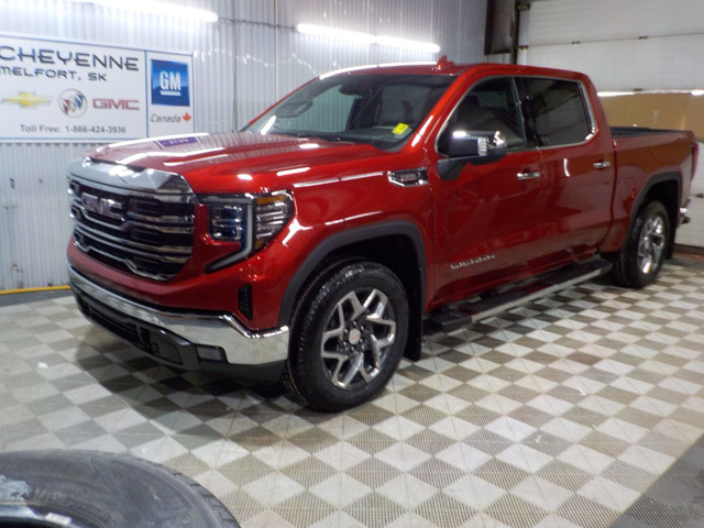 2024 GMC Sierra 1500 SLT 4WD CREW CAB 147 SLT in Cars & Trucks in Prince Albert - Image 3