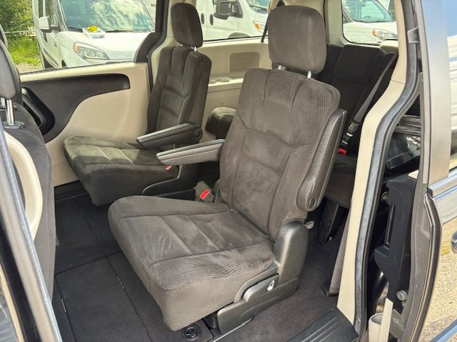 2017 Dodge Grand Caravan SXT 7 PASS Sto'N'Go 75K SUPER NICE in Cars & Trucks in Calgary - Image 2