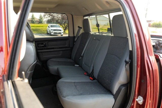 2020 RAM 1500 Classic Express 4x4 Crew Cab 5'7 in Cars & Trucks in London - Image 4
