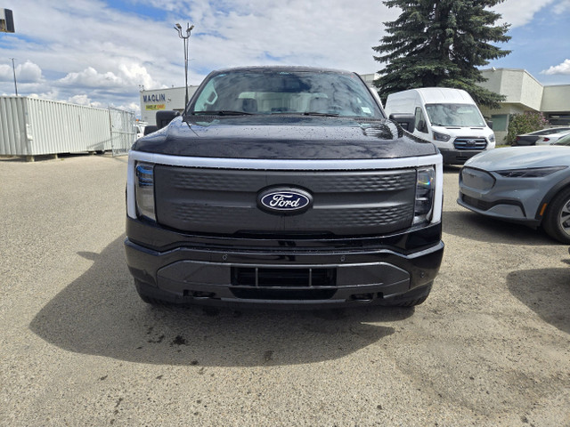 2025 Ford F-150 Lightning FLASH | MAX TOW PKG | MOBILE PWR CORD  in Cars & Trucks in Calgary - Image 2