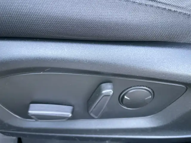 2020 Ford Explorer in Cars & Trucks in Calgary - Image 21