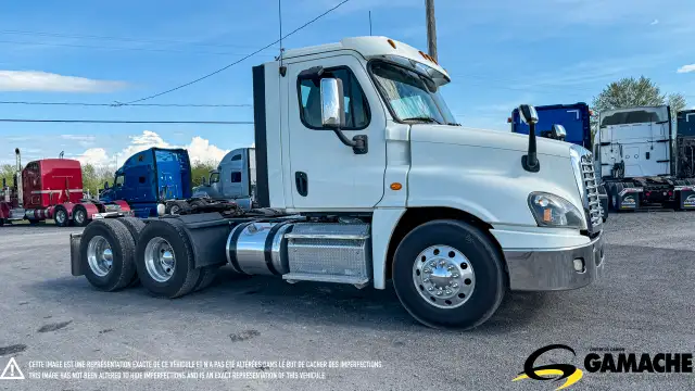 2016 FREIGHTLINER CASCADIA CA125DC DAY CAB in Heavy Trucks in Chilliwack - Image 4