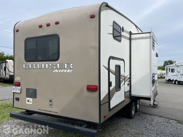 2014 Cruiser Aire 30 DB Fifth Wheel in Travel Trailers & Campers in Lanaudière - Image 4