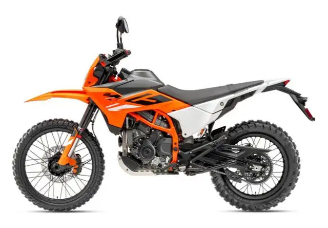 2025 KTM Enduro 390 R in Street, Cruisers & Choppers in Calgary - Image 3