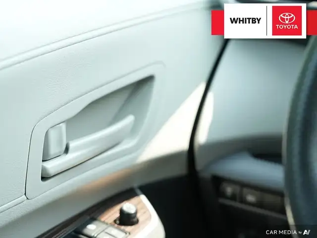 2021 Toyota Sienna LE Hybrid AWD 2.5L / 8-Passenger / Parking Ca in Cars & Trucks in Oshawa / Durham Region - Image 15