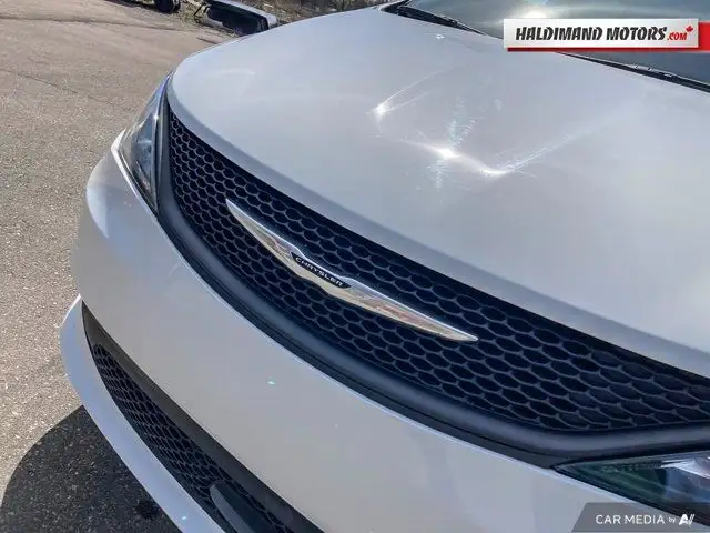 2024 Chrysler Grand Caravan SXT in Cars & Trucks in Hamilton - Image 13