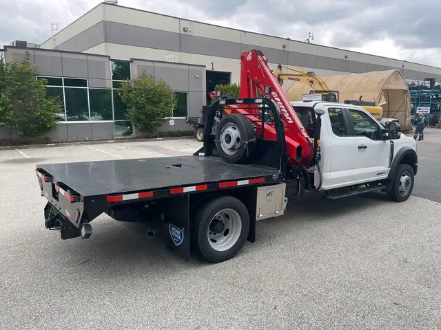 2025 Ford F550 Crew Cab Picker Deck Truck Package in Heavy Trucks in Delta/Surrey/Langley - Image 5