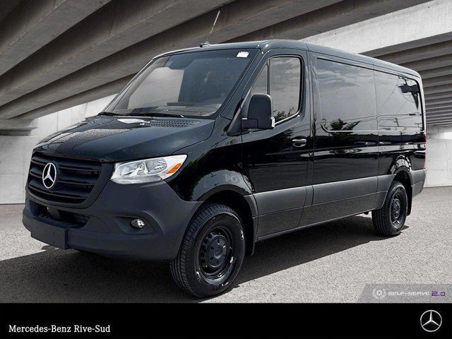 2025 Mercedes-Benz Sprinter 2500 144 Wheelbase Standard Roof RWD in Cars & Trucks in Longueuil / South Shore