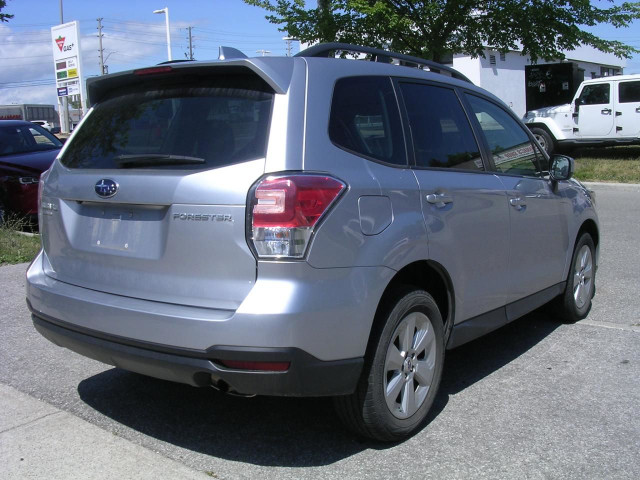 2018 Subaru Forester 2.5i Convenience CVT in Cars & Trucks in City of Toronto - Image 3