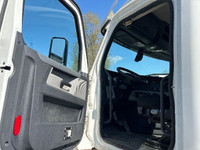 2019 FREIGHTLINER T12664ST;Heavy Duty Trucks - CONVENTIONAL W/O SLEEPER Penske Location 2916 NORLAND... (image 8)