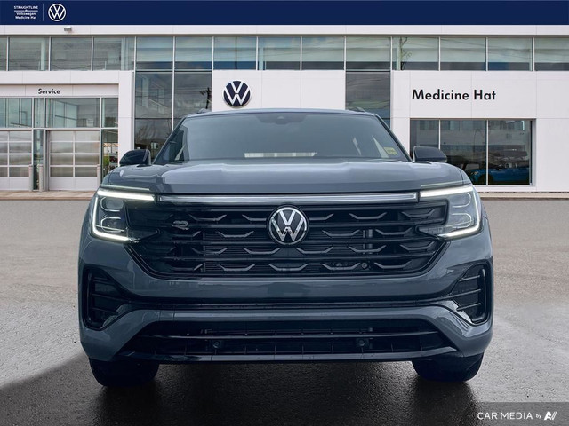 2025 Volkswagen ATLAS CROSS SPORT Comfortline R-Line Black Editi in Cars & Trucks in Medicine Hat - Image 2