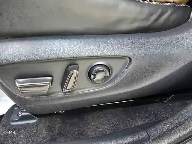2019 Toyota RAV4 XLE Sunroof , Leather Heated Seats,Heated Steri in Cars & Trucks in City of Toronto - Image 27