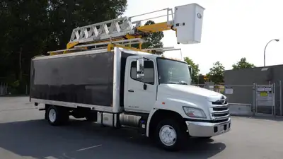 2013 Hino 268 Cube Van With Bucket 3 Seater Diesel, 7.6L, 6 cylinder, hydraulic brakes, 2 door, auto...