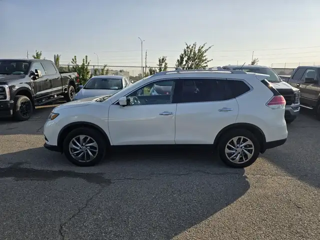 2014 Nissan Rogue SL AWD | HEATED LEATHER | SUNROOF | NAV in Cars & Trucks in Calgary - Image 6