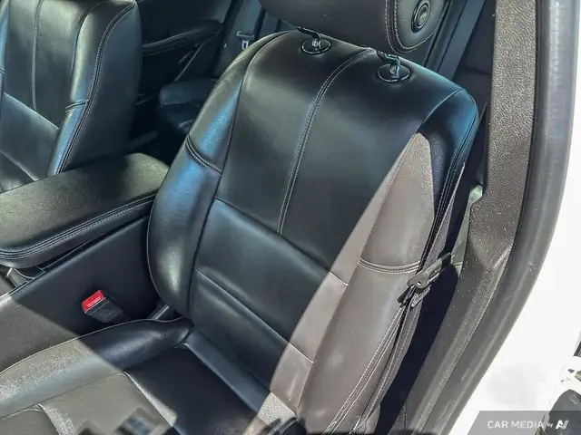 2019 Chevrolet Impala 1LT PANO SUNROOF | LEATHER INTERIOIR |... in Cars & Trucks in London - Image 21