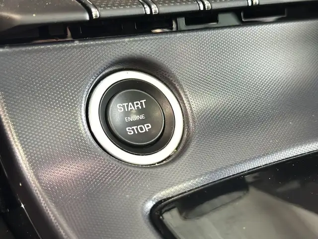 2021 Jaguar F-TYPE P300 TOIT VITRE SUEDE CARPLAY in Cars & Trucks in Laval / North Shore - Image 26