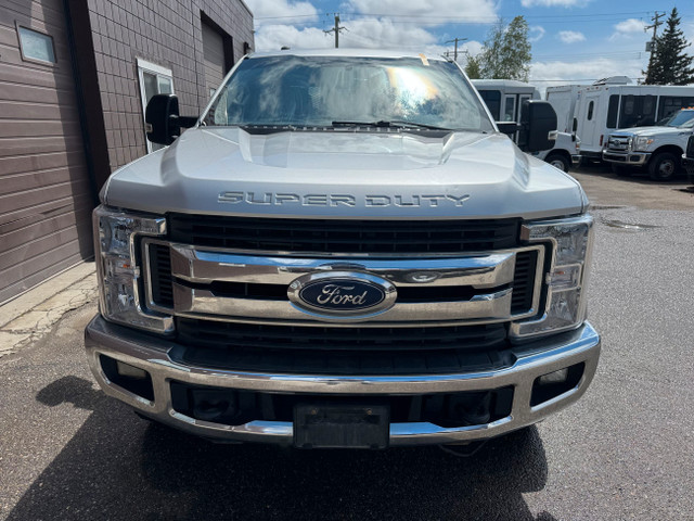 2017 Ford F-250 SRW XLT Flat Bed 4X4 in Cars & Trucks in Calgary - Image 2