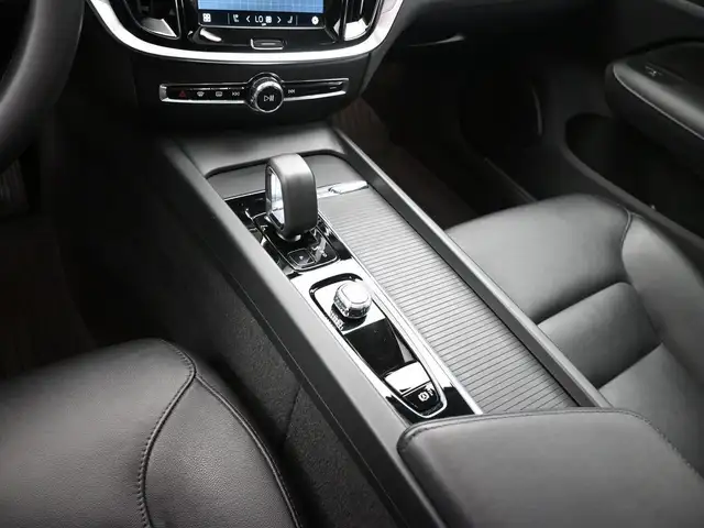 2024 Volvo S60 B5 B5 CORE SUNROOF, NAVIGATION, HEATED POWER SEAT in Cars & Trucks in City of Halifax - Image 12